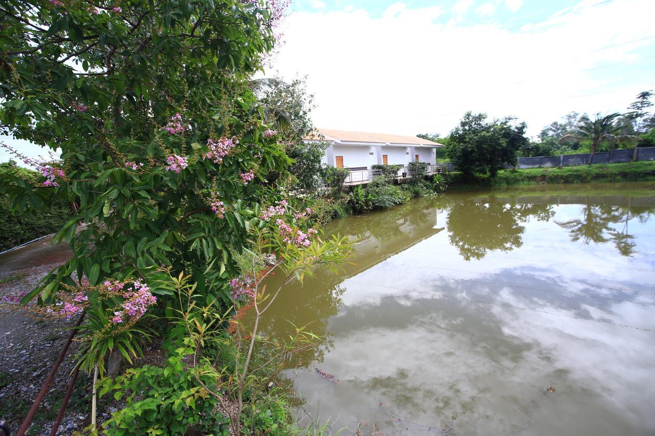 Baanpooya Hotel And Resort Tak Eksteriør billede